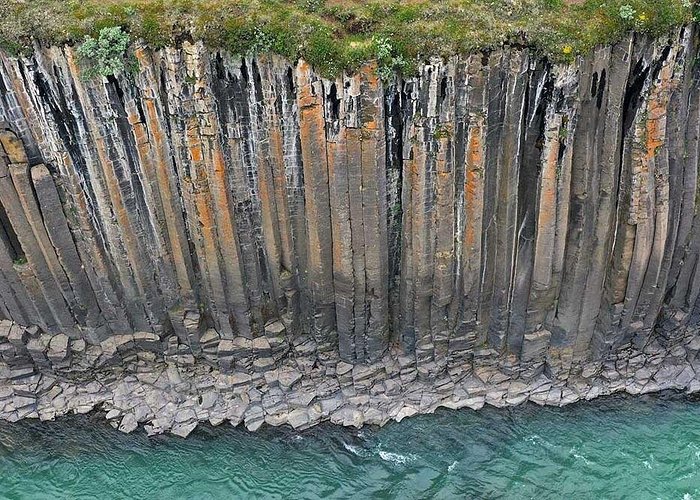 Basalt columns on the east side of Gullfoss canyon